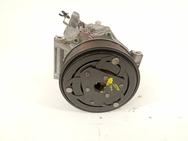 Recambio de compresor aire acondicionado para dacia duster ambiance 4x2 referencia OEM IAM 926008367R  