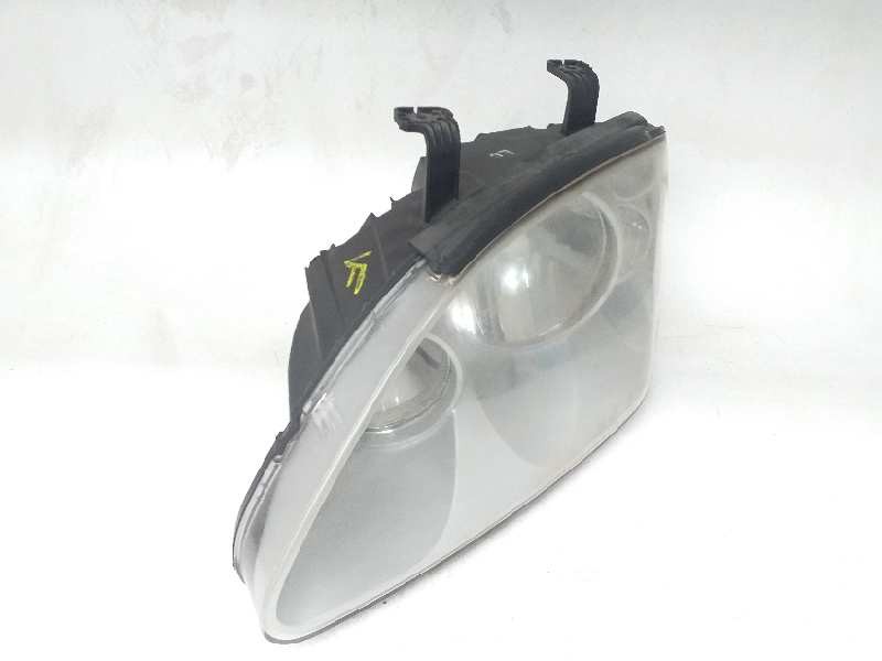 Recambio de faro izquierdo para ssangyong rodius xdi referencia OEM IAM   