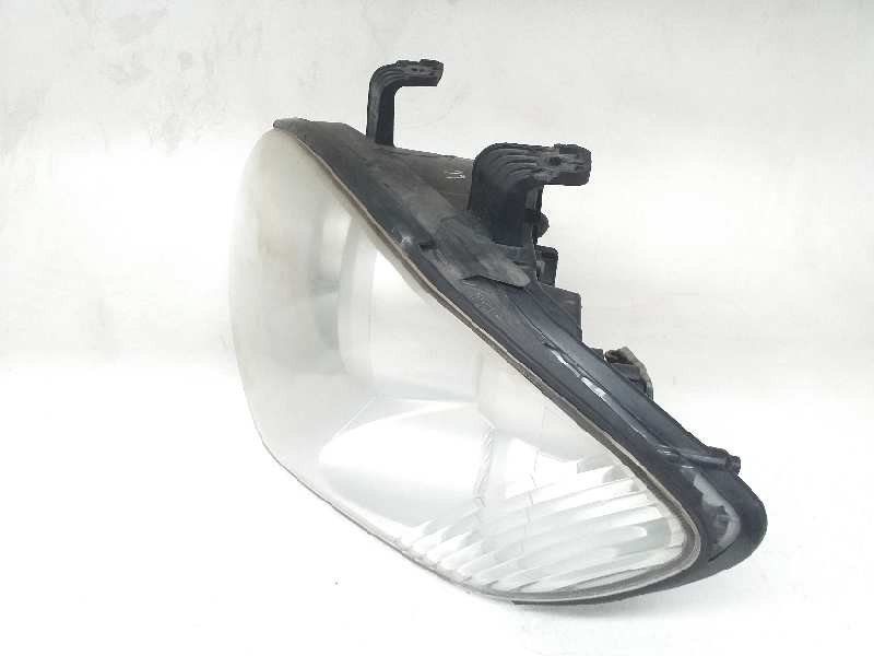 Recambio de faro izquierdo para ssangyong rodius xdi referencia OEM IAM   