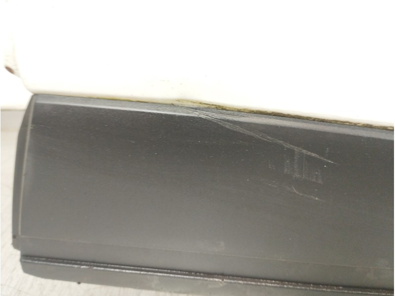 Recambio de puerta trasera izquierda para renault clio iv business referencia OEM IAM 821016892R  