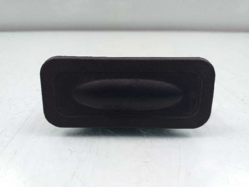 Recambio de maneta exterior porton para renault clio iv business referencia OEM IAM 8200385515  