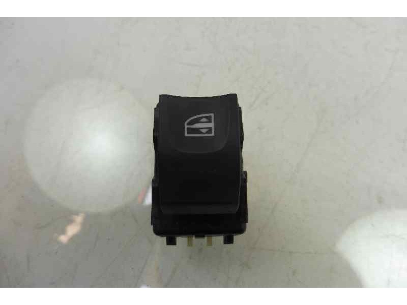Recambio de mando elevalunas trasero derecho para renault clio iv dynamique referencia OEM IAM 254218614R  