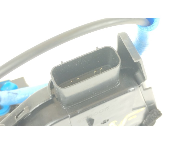 Recambio de cerradura puerta delantera derecha para kia stonic (ybcuv) drive referencia OEM IAM 81320H8050 813B0H8250 
