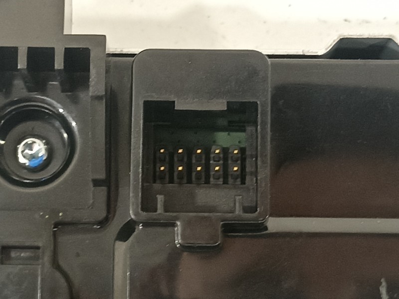 Recambio de pantalla multifuncion para opel insignia berlina 2.0 cdti referencia OEM IAM 26202389  