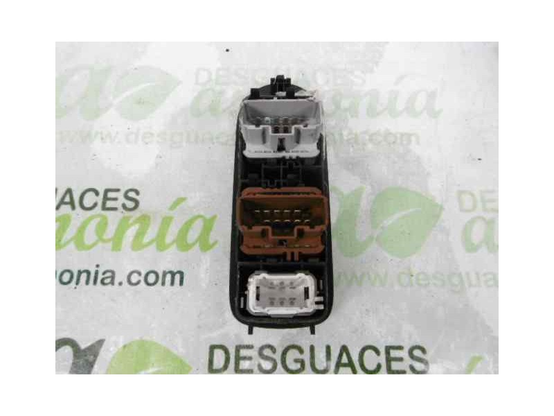 Recambio de mando elevalunas delantero izquierdo para renault scenic ii luxe privilege referencia OEM IAM 156018070  