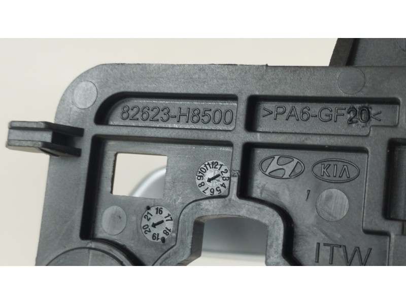 Recambio de maneta interior delantera derecha para kia stonic (ybcuv) drive referencia OEM IAM 82623H8500  