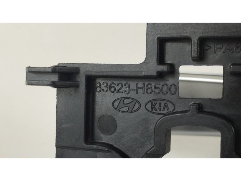 Recambio de maneta interior trasera derecha para kia stonic (ybcuv) drive referencia OEM IAM 83623H8500  