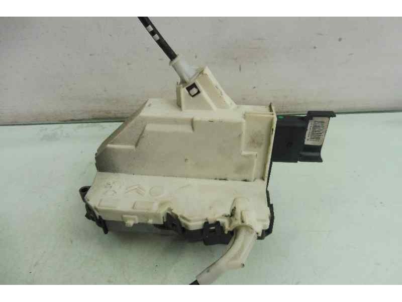 Recambio de cerradura puerta delantera derecha para peugeot partner kombi outdoor referencia OEM IAM 9135EA 828405 