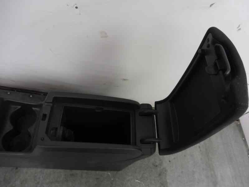 Recambio de apoyabrazos central para renault koleos expression referencia OEM IAM   