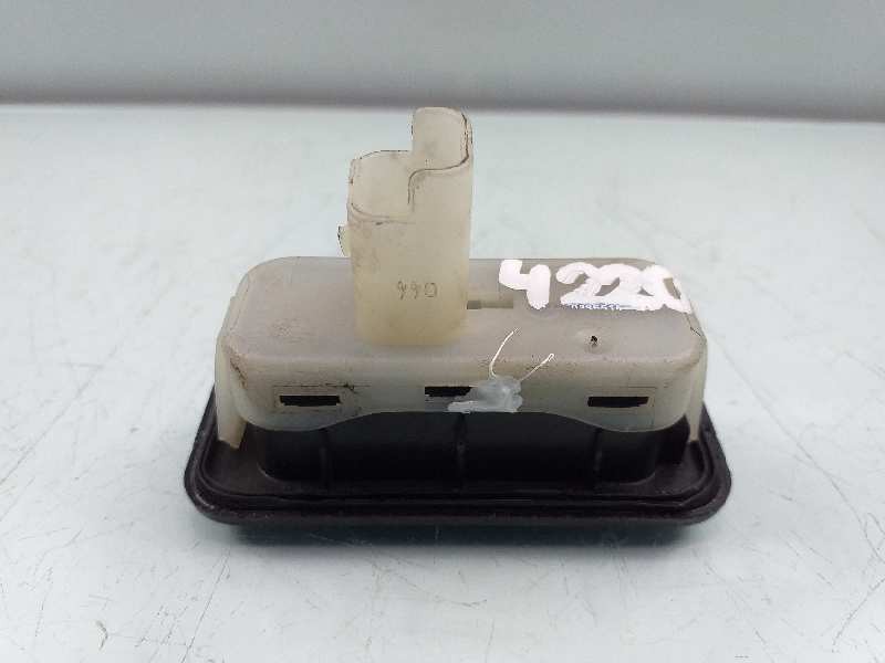 Recambio de maneta exterior porton para renault clio iv authentique referencia OEM IAM 8200385515  