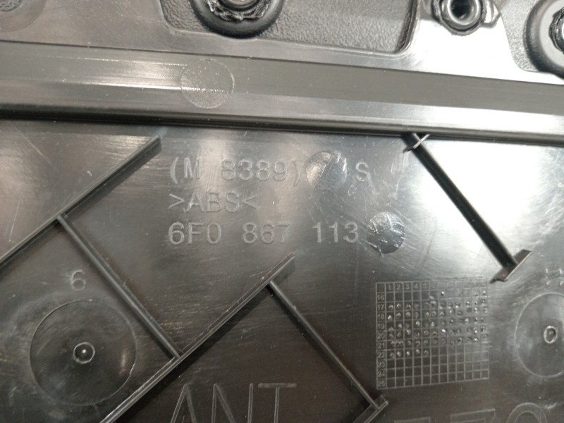 Recambio de guarnecido puerta delantera izquierda para seat ibiza (kj1) fr referencia OEM IAM 6F0867113  