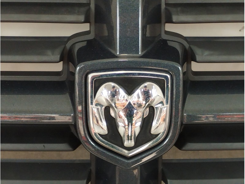 Recambio de rejilla delantera para dodge caliber s referencia OEM IAM   