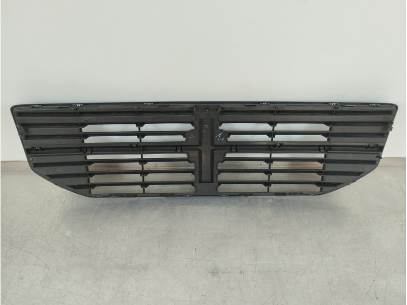 Recambio de rejilla delantera para dodge caliber s referencia OEM IAM   
