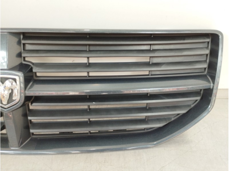 Recambio de rejilla delantera para dodge caliber s referencia OEM IAM   