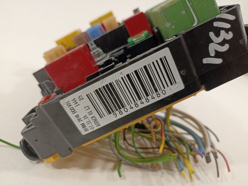 Recambio de caja reles / fusibles para peugeot 208 style referencia OEM IAM 9804848480  