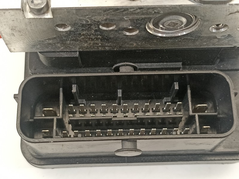 Recambio de abs para kia stonic (ybcuv) drive referencia OEM IAM 58910H8450 MGH85AD BE6003DA01