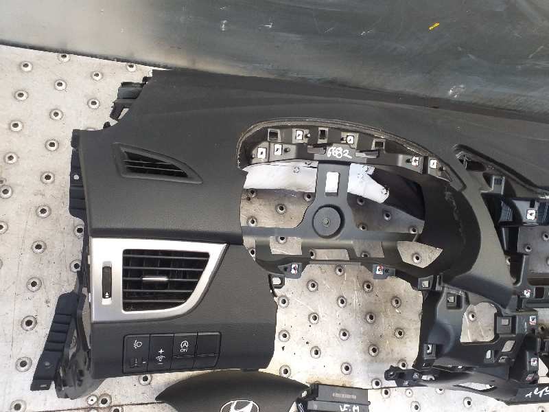 Recambio de kit airbag para hyundai i30 (gd) referencia OEM IAM 56900A6000 95910A6110 84530A6000