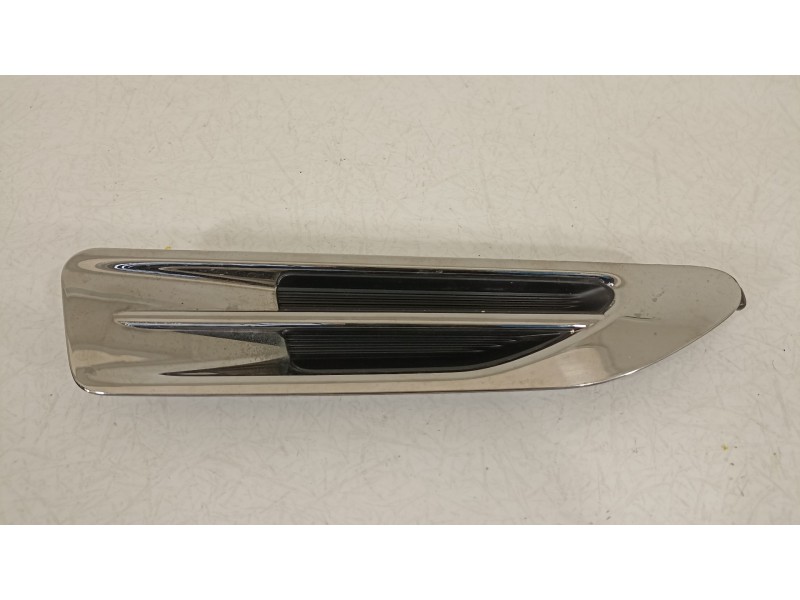 Recambio de moldura para kia optima concept referencia OEM IAM 87772D4000  