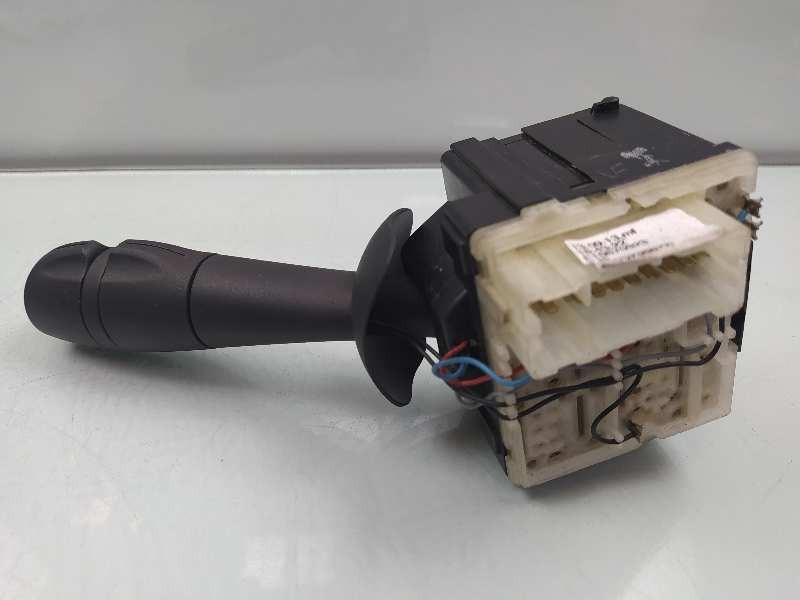 Recambio de mando limpia para renault clio iv dynamique referencia OEM IAM 255675887R  