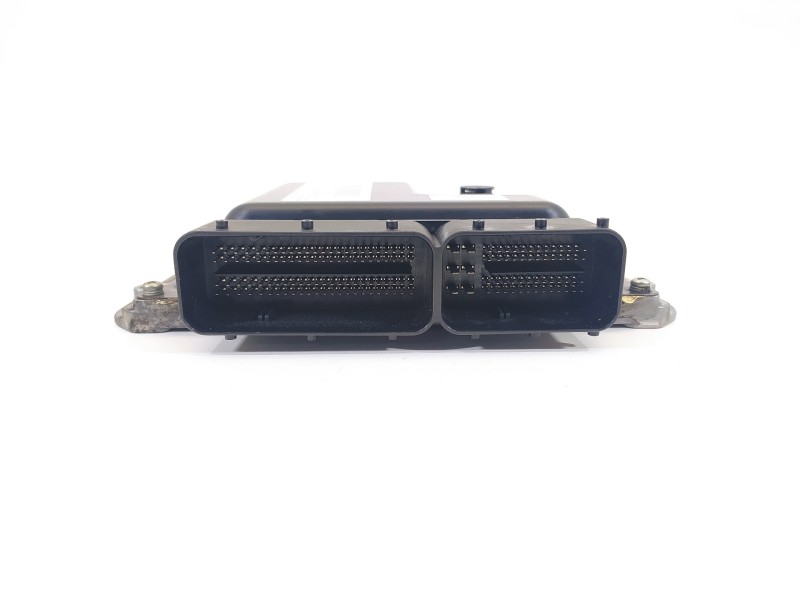 Recambio de centralita motor uce para opel astra j lim. selective business referencia OEM IAM 55577647 2758008884 