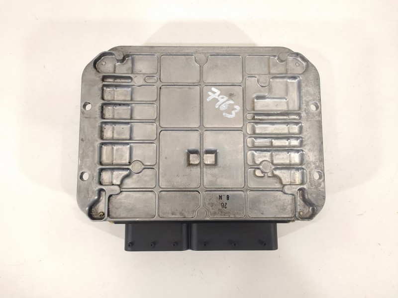 Recambio de centralita motor uce para opel astra j lim. selective business referencia OEM IAM 55577647 2758008884 