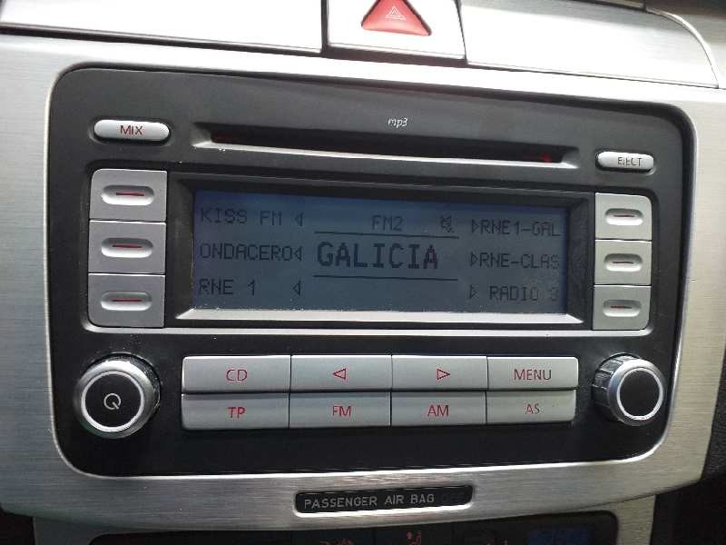 Recambio de sistema audio / radio cd para volkswagen passat variant (3c5) highline referencia OEM IAM 1K0035186AD  