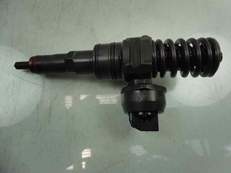 Recambio de inyector para volkswagen golf v berlina (1k1) sportline referencia OEM IAM 038130073AG 0414720215 