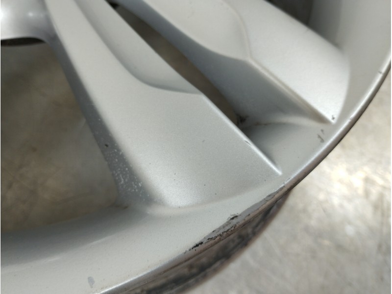 Recambio de llanta para hyundai ix35 classic 2wd referencia OEM IAM 529102S200  