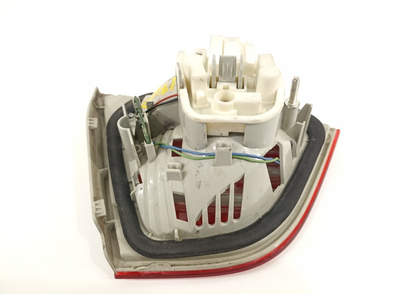 Recambio de piloto trasero derecho para bmw serie 3 berlina (e90) 318d referencia OEM IAM 63214871734  