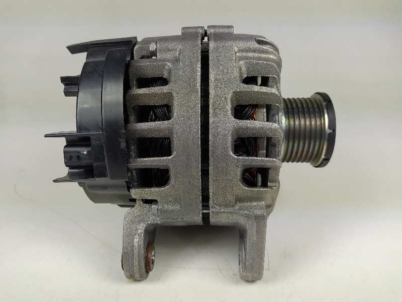 Recambio de alternador para renault megane iv berlina 5p limited referencia OEM IAM 231008040R 2613543A 2118017626