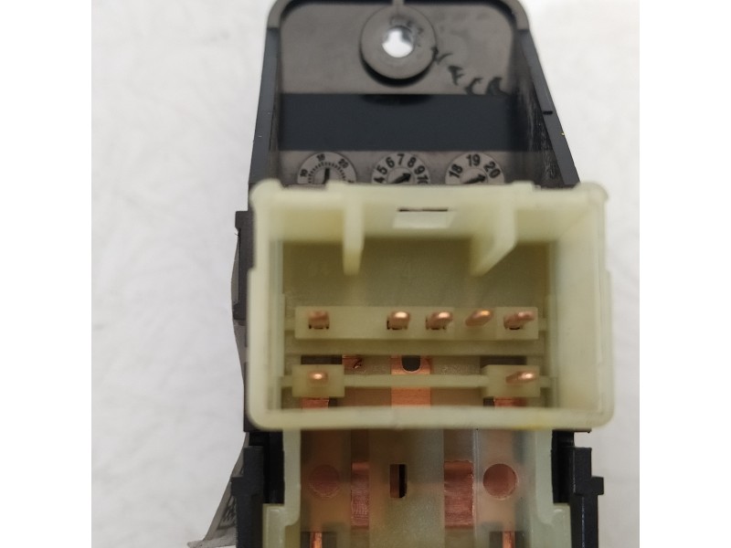 Recambio de mando elevalunas trasero derecho para kia stonic (ybcuv) drive referencia OEM IAM 93590H8000 4D65251000 