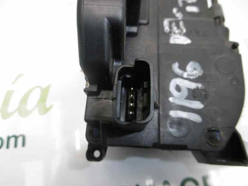 Recambio de cerradura puerta delantera izquierda para renault clio iii collection referencia OEM IAM 8200300123  