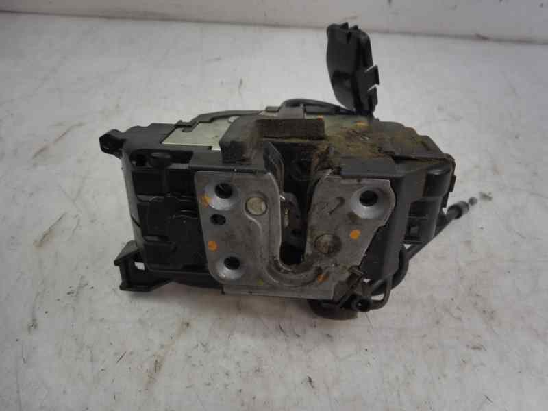 Recambio de cerradura puerta delantera derecha para renault clio iii collection referencia OEM IAM 300125  
