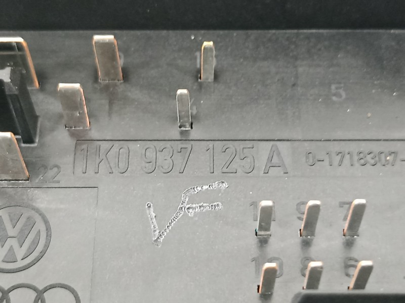 Recambio de caja reles / fusibles para skoda octavia berlina (1z3) active referencia OEM IAM 1K0937125A  