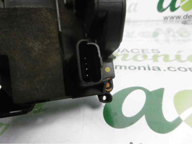 Recambio de cerradura puerta trasera derecha para renault clio iii collection referencia OEM IAM   