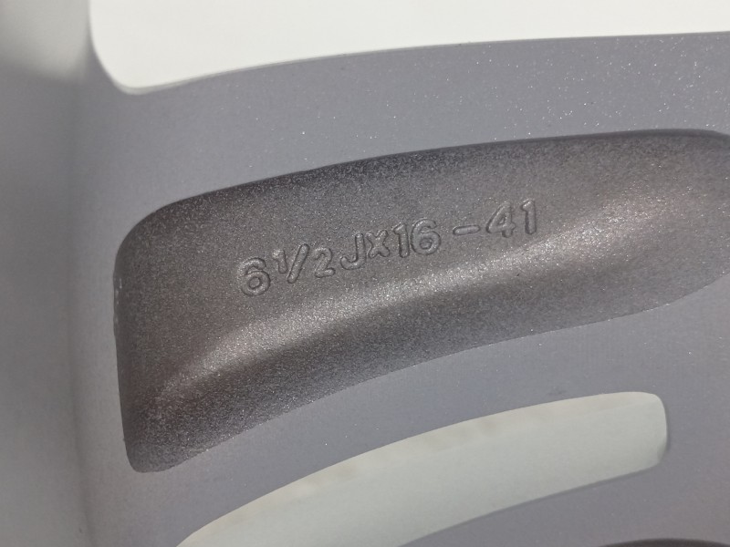 Recambio de llanta para hyundai tucson (jm) 2.0 crdi comfort (4wd) referencia OEM IAM 52910-2E220  