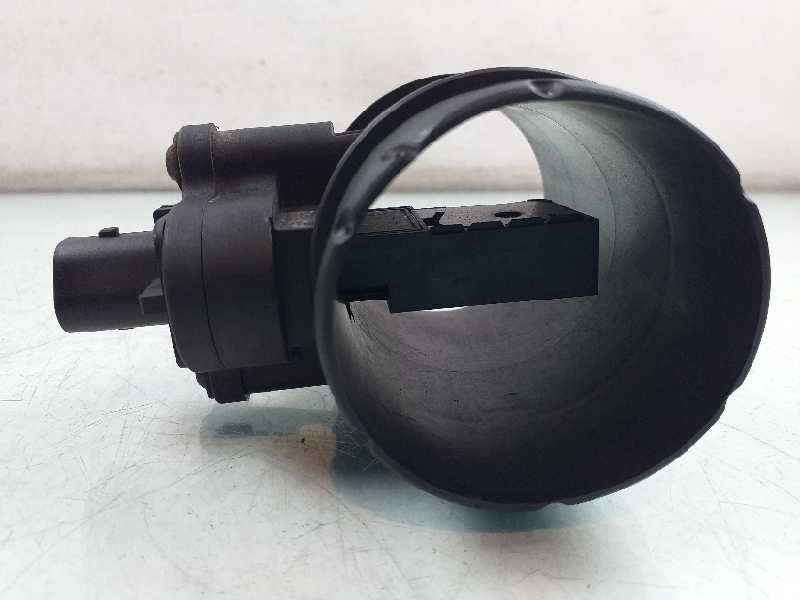 Recambio de caudalimetro para opel corsa d essentia referencia OEM IAM 13307079  