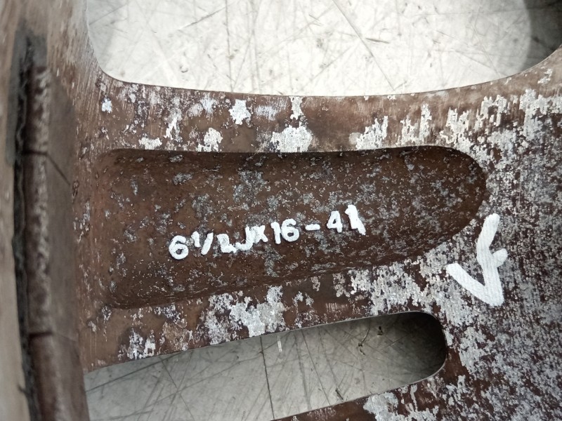 Recambio de llanta para hyundai tucson (jm) 2.0 crdi comfort (4wd) referencia OEM IAM 52910-2E220  