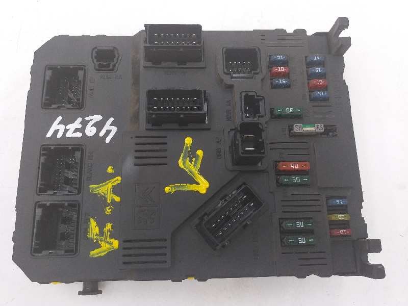 Recambio de caja reles / fusibles para peugeot 206 berlina xs referencia OEM IAM 9645747480 S118085210D 