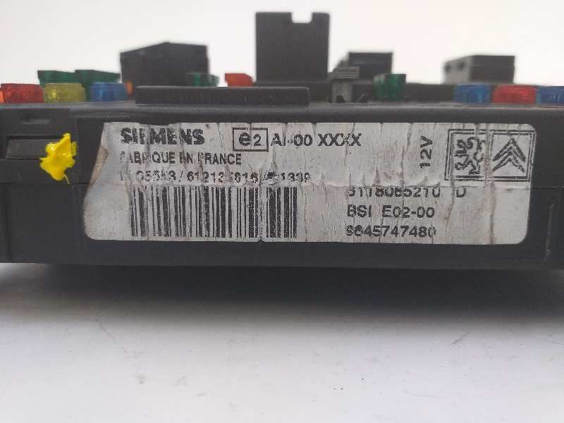 Recambio de caja reles / fusibles para peugeot 206 berlina xs referencia OEM IAM 9645747480 S118085210D 