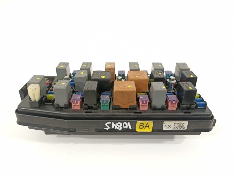 Recambio de caja reles / fusibles para opel antara cosmo 4x4 referencia OEM IAM 1388946  