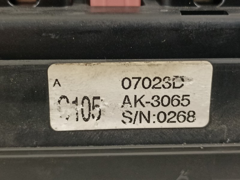 Recambio de caja reles / fusibles para opel antara cosmo 4x4 referencia OEM IAM 1388946  