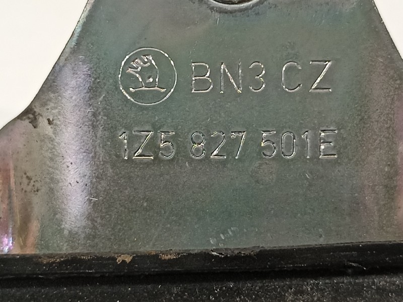 Recambio de cerradura maletero / porton para skoda octavia berlina (1z3) family referencia OEM IAM 1Z5827501E  