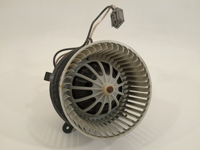 Recambio de ventilador calefaccion para opel astra j lim. selective business referencia OEM IAM U7253002  