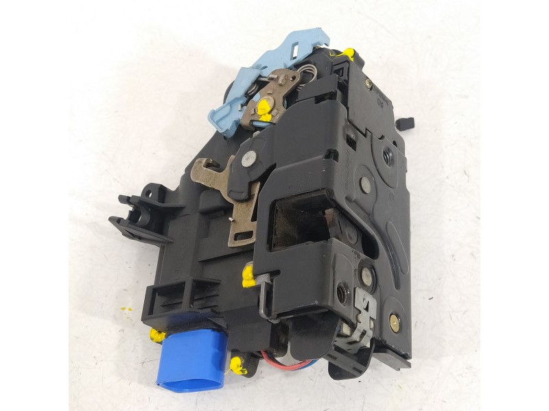 Recambio de cerradura puerta delantera derecha para skoda octavia berlina (1z3) active referencia OEM IAM 3D1837016  