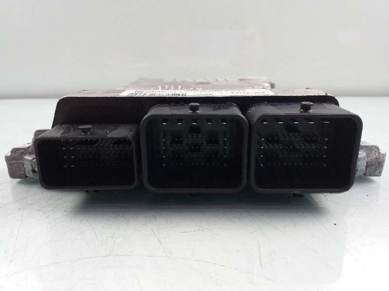 Recambio de centralita motor uce para volvo v40 r-design kinetic referencia OEM IAM 31355712 S180134103A 