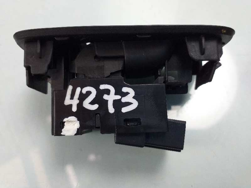Recambio de mando elevalunas delantero derecho para volvo v40 r-design kinetic referencia OEM IAM 31394840  