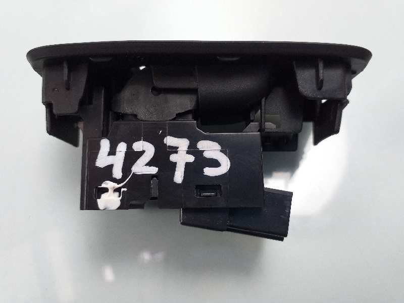 Recambio de mando elevalunas trasero derecho para volvo v40 r-design kinetic referencia OEM IAM 31394840  