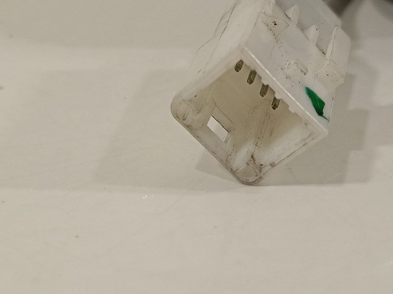 Recambio de retrovisor izquierdo para dacia duster ambiance 4x2 referencia OEM IAM 963023520R  