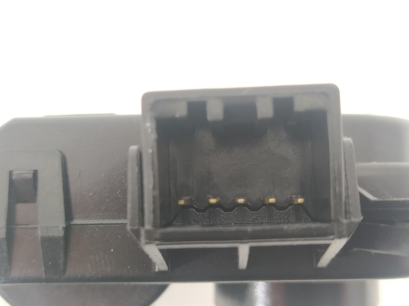 Recambio de motor apertura trampillas climatizador para kia stonic (ybcuv) drive referencia OEM IAM H400730881  